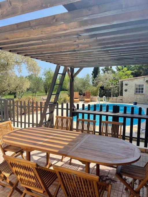 Mas Provencal De 120M2 En Camargue, Avec Piscine Et Parking Inclus, Ideal Pour Des Vacances 阿爾勒 外观 照片