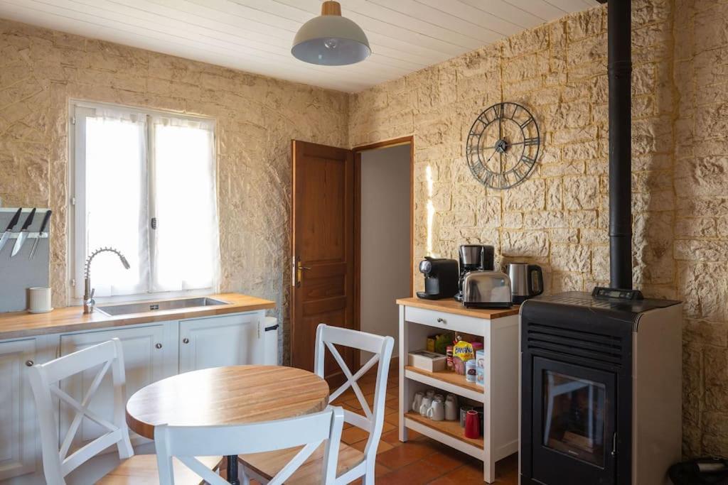 Mas Provencal De 120M2 En Camargue, Avec Piscine Et Parking Inclus, Ideal Pour Des Vacances 阿爾勒 外观 照片