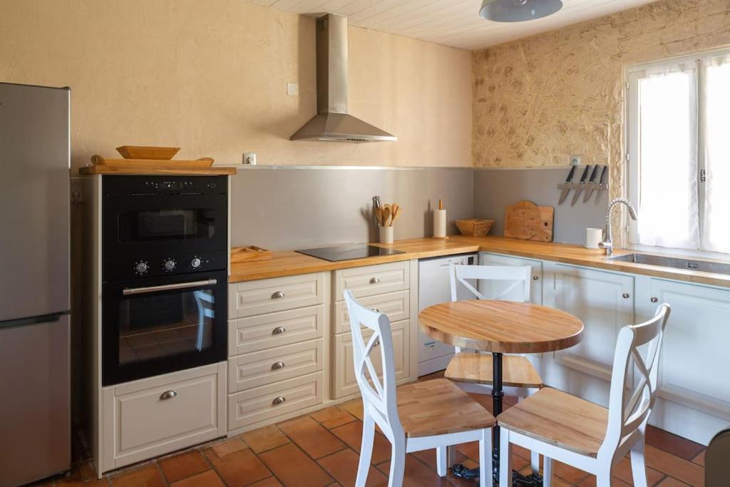 Mas Provencal De 120M2 En Camargue, Avec Piscine Et Parking Inclus, Ideal Pour Des Vacances 阿爾勒 外观 照片